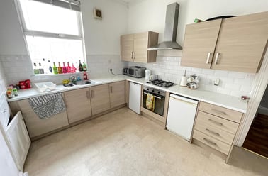 Derry Avenue, North Hill, Plymouth - Image 2